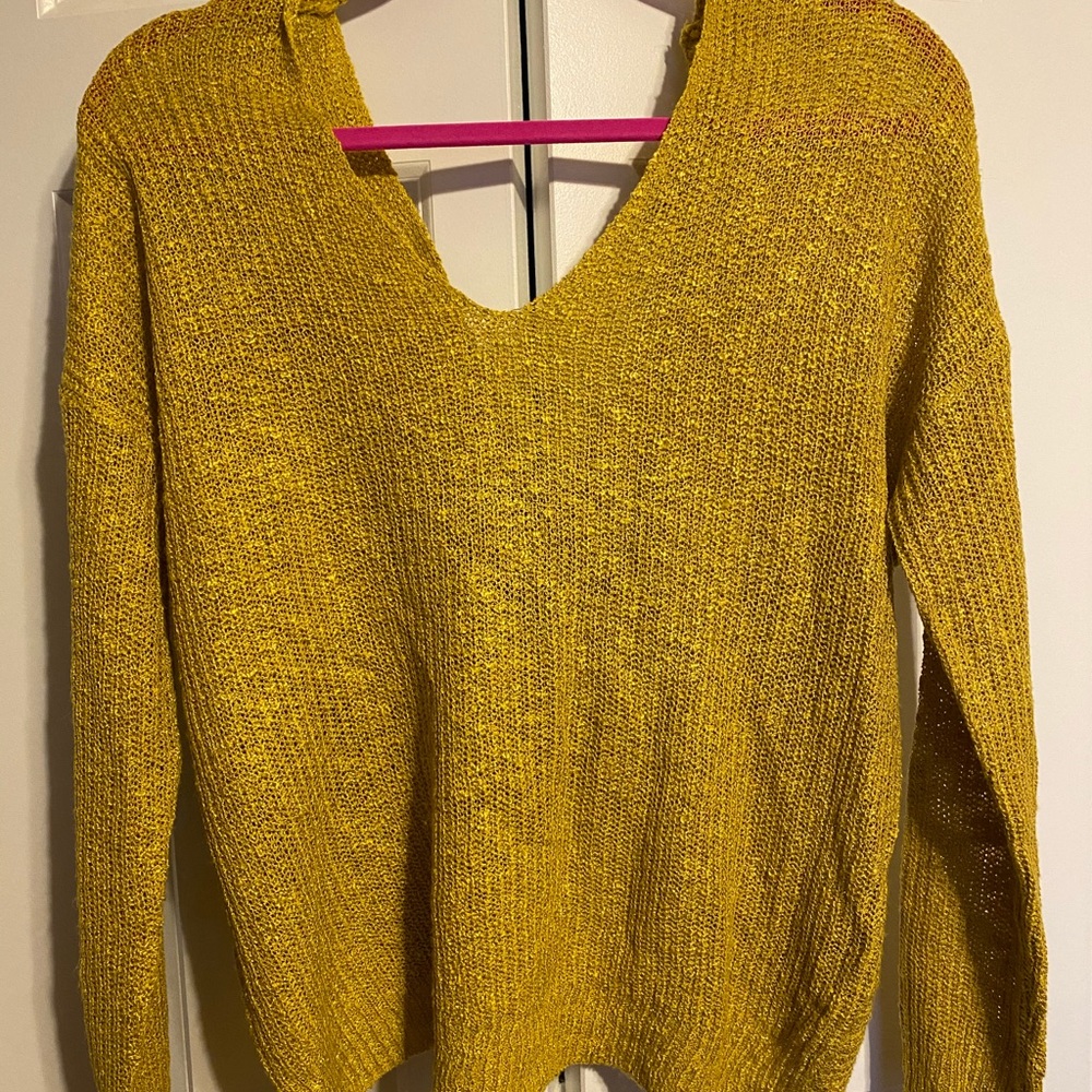 Women’s v-neck Gold Sweater